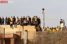 تماشاگران بدون ماسک دربازی صنعت‌نفت - فولاد! +عکس 