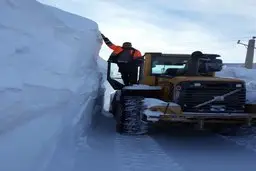 استاندار گیلان: آب و برق مشترکان امروز و فردا وصل می‌شود