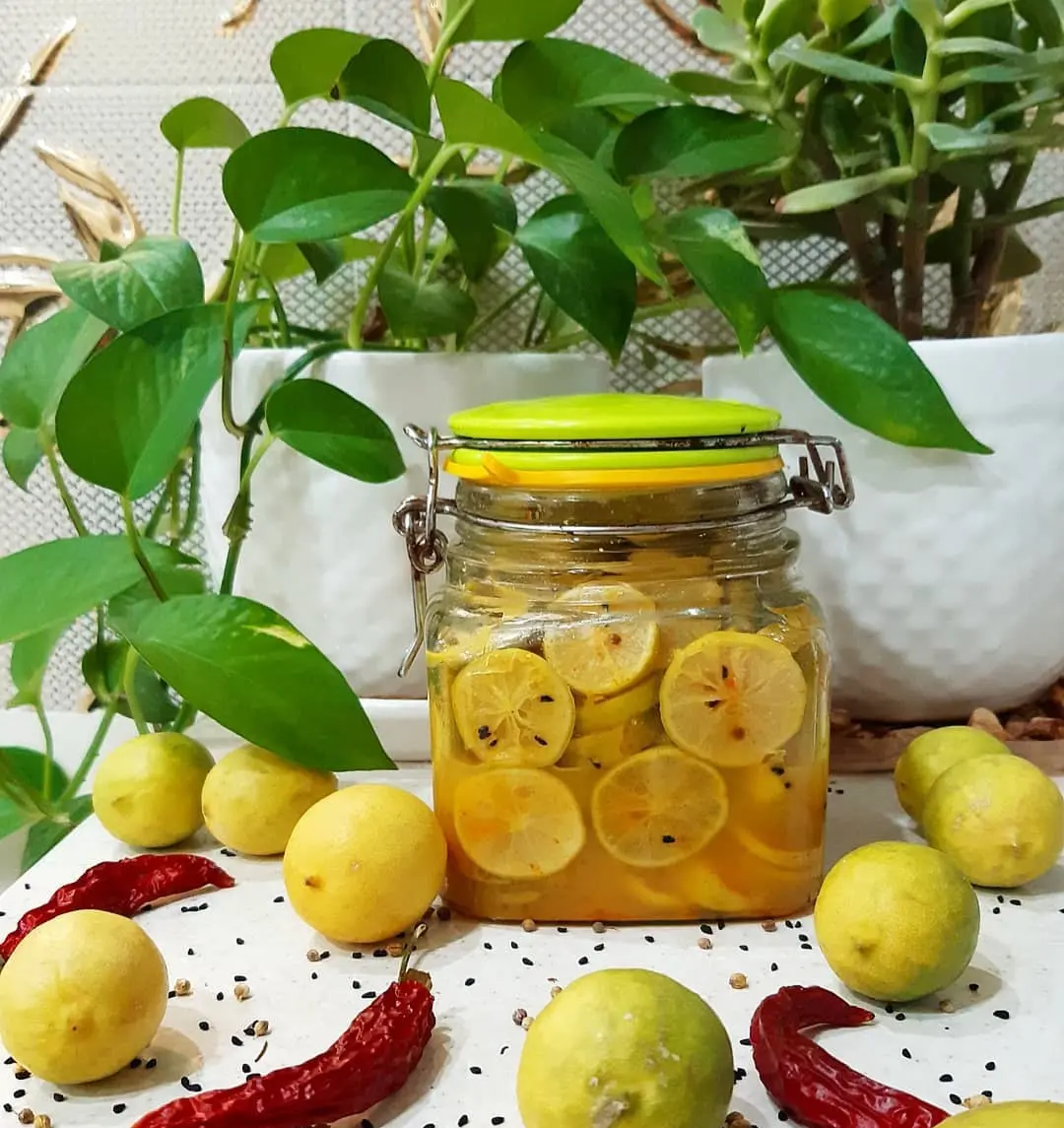 لیموترش شور؛ طعمی اصیل و ماندگار برای سفره‌های ایرانی | طرز تهیه ترشی لیمو ترش +ویدئو