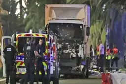 
 ۵ نفر کشته بر اثر برخورد دو هواپیما در فرانسه
