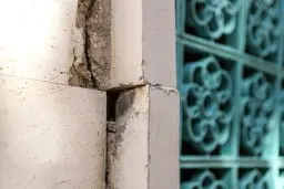 آرامگاه سعدی در خطر تخریب و فروریختن! | نیاز به مرمت فوری دارد + عکس