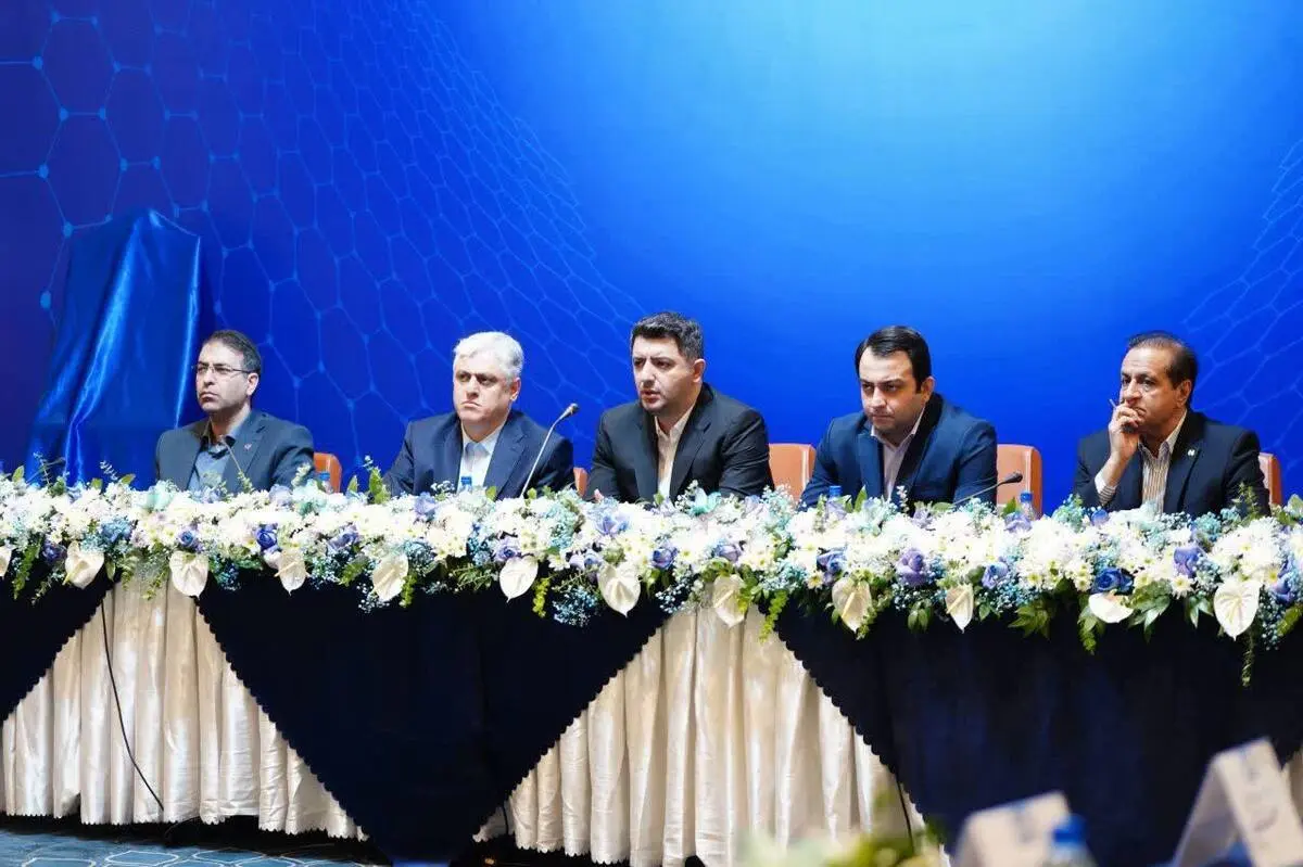 نشست هم‌افزایی ساختاری بانک صادرات ایران | راهبرد خروج از بنگاه‌داری غیرمجاز و تمرکز بر نوآوری و بهره‌وری +تصویر