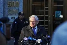 پایان کار سناتور ضدایرانی | محکومیت ۱۱ ساله باب منندز!