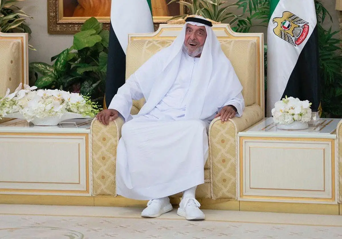 
خلیفه بن زاید  |   برخی املاک در اختیار برادرش شیخ منصور، رئیس باشگاه منچسترسیتی است 