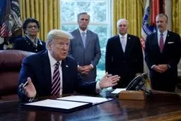 ترامپ ۵۰ هزار جان‌باخته کرونایی را نتیجه عملکرد موفق دولت خود دانست