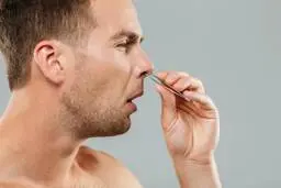 چرا موهای بینی تا این حد بلند می‌شوند؟