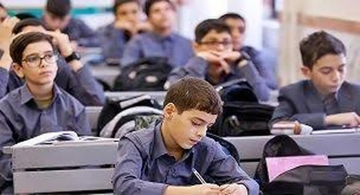 
شرایط برگزاری امتحانات دانش‌آموزان به صورت حضوری و مجازی اعلام شد
