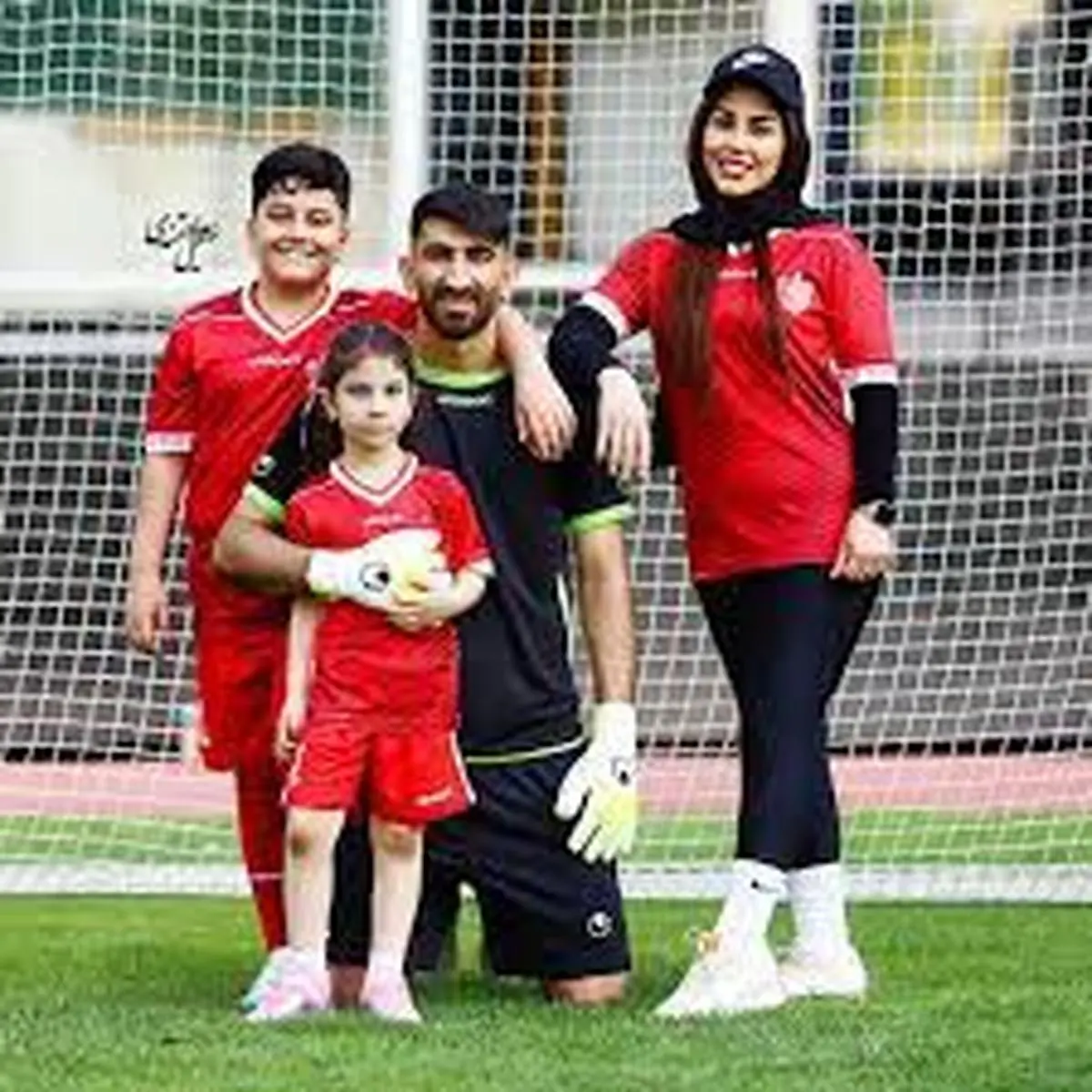 عکس لو رفته از بیرانوند و همسرش در استخر قطر | جام جهانی یا عشق و حال؟+تصویر