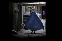 اختلاط زن و مرد در یک مکان ممنوع است!
