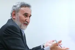 
 محاکمه حسن روحانی در یک محاکمه علنی دادگاه برگزار شود