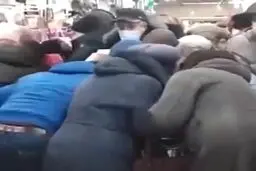 هجوم مردم روسیه به فروشگاه‌ها در پی شایعه کمبود شکر+ویدئو