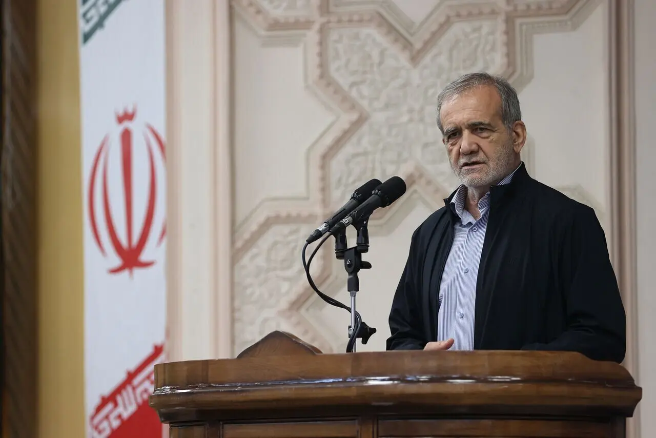 پزشکیان: با شعار دادن نمی‌شود مملکت را درست کرد  |  با ادعا کردن نمی‌شود جامعه را اصلاح کرد |با زور نمی‌شود تغییر رفتار ایجاد کرد / یک بی‌عدالتی محض در جامعه وجود دارد
