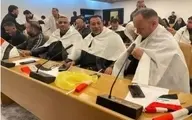 حضور نمایندگان «صدر» با کفن و لباس نظامی در پارلمان عراق