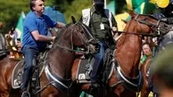  رئیس جمهور برزیل با اسب در تظاهرات حاضر شد