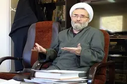 هشدارهای مسیح مهاجری به رئیسی: عکس گرفتن با کارکنان غسالخانه اقدام نمایشی بود | کلمه «باید» را از ادبیات خود و وزرایتان حذف کنید