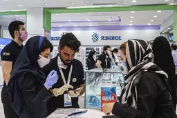  تصاویری از بازار موبایل در روزهای کرونایی 