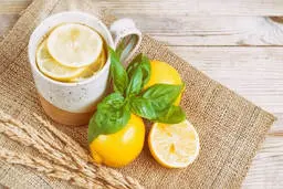  ناشتا آب گرم و لیموترش  مصرف کنید | فواید مصرف آب گرم و لیموترش به صورت ناشتا