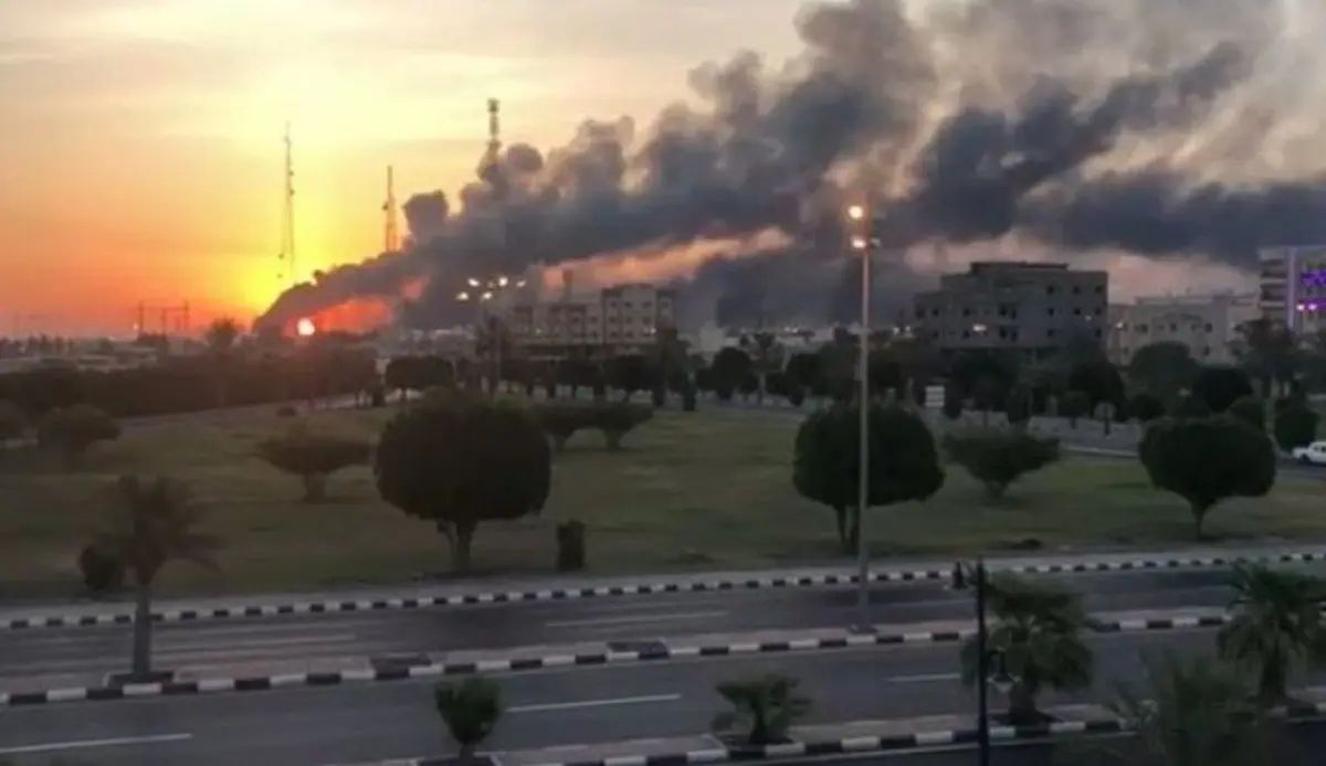 حمله به تاسیسات نفتی آرامکو سعودی در شهر ظهران ( در ساحل خلیج فارس)
