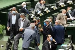 
اسامی ۱۵ نماینده مجلس که با خرج شهرداری به مشهد سفر کردند
