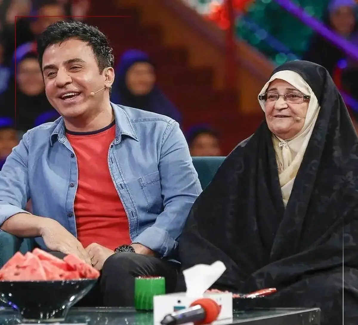 داریوش فرضیایی به  سوگ مادر نشست
