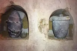 کشف قدیمی ترین ادکلن دنیا در یک کوزه از ۲ هزار سال پیش! + عکس