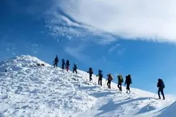 عملیات موفق در ارتفاعات رندولو اشنویه | ۴ کوهنورد گرفتار در کولاک اشنویه را نجات یافتند +ویدئو