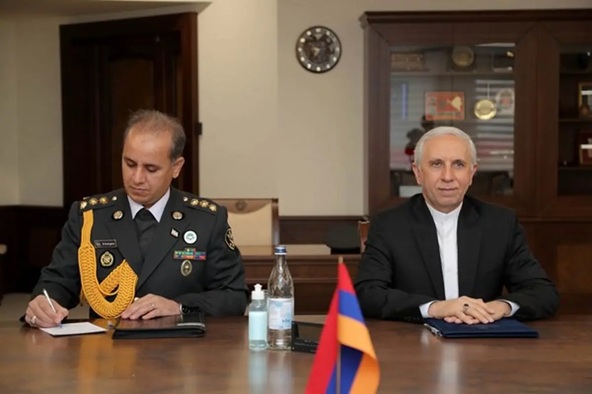 
در دیدار وزیر دفاع ارمنستان با سفیر ایران چه گذشت؟