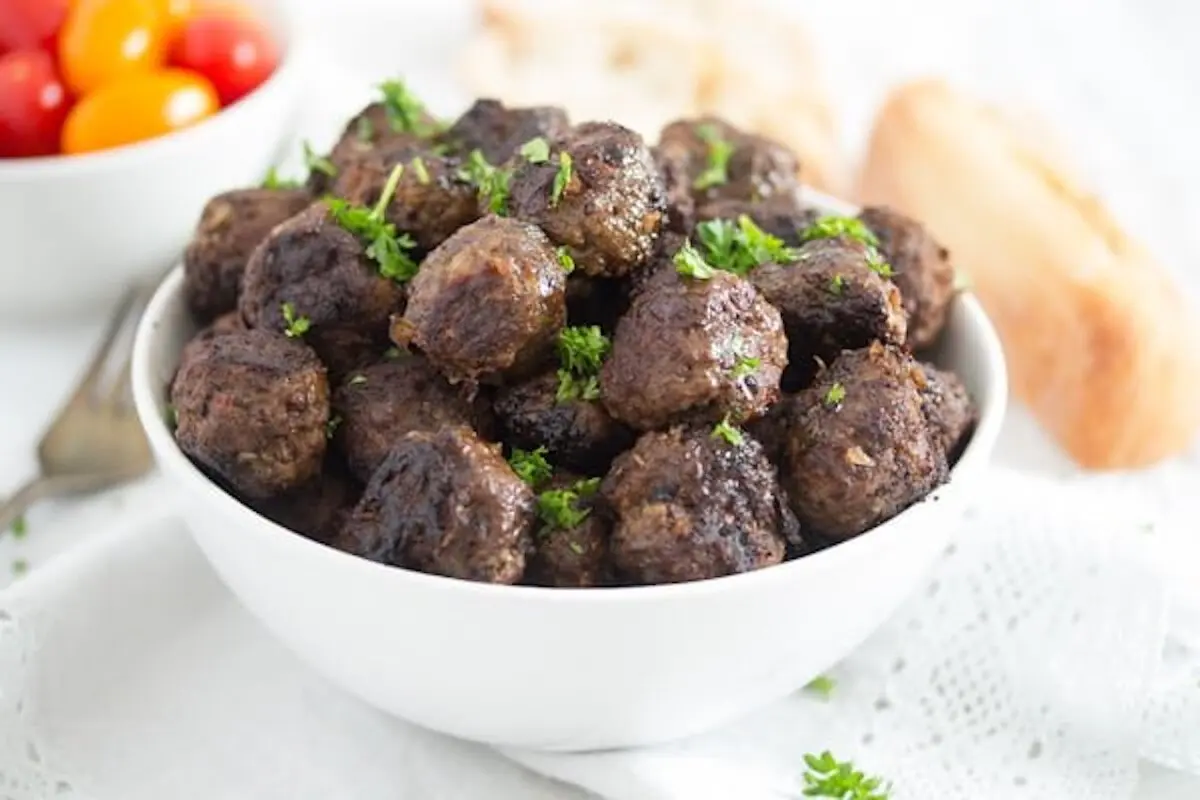 طرز تهیه کوفته کباب | یه کباب خوشمزه که کنار پلو عالی می‌شه! +ویدئو