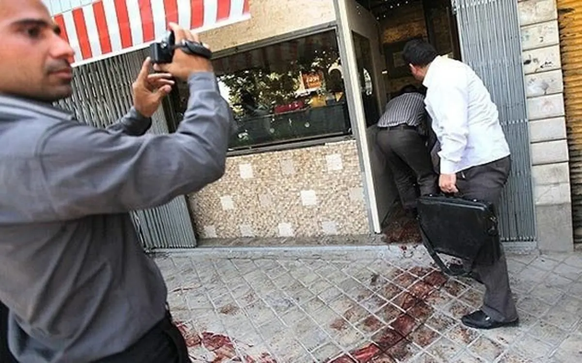 
 طلافروشی  | سارقین مسلح موفق به انجام نیت شوم خود نشدند
