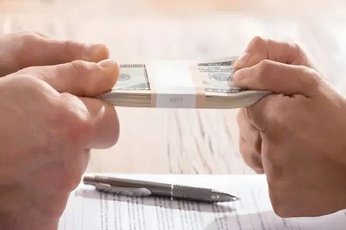 چگونه پول خود را از وکیل کرج پس بگیریم؟