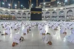 
عربستان |  حج عمره زائران خارجی فعلا انجام نمیشود