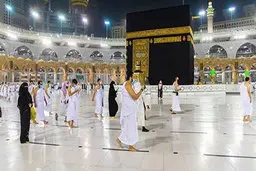 درهای خانه خدا  پس از  ۷ ماه به روی عمره‌گزاران گشوده شد