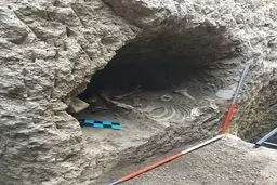 کشف بقایای یک اسب در گورستان اشکانی تپه اشرف اصفهان