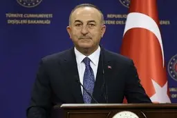 چاووش اوغلو   | ترکیه خواستار برداشته شدن روادید اتحادیه اروپا برای اتباع خود است
