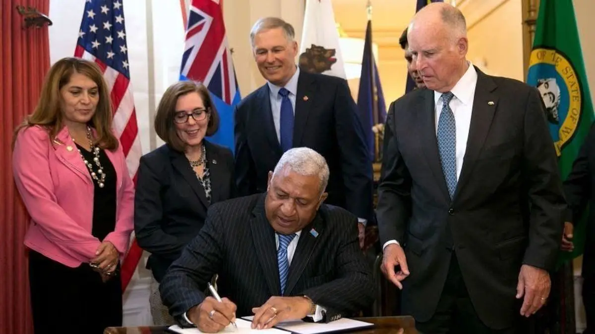نخست وزیر فیجی  |   به بایدن اولین کشور تبریک گفت
