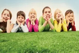 آیا ترکیب جنسیتی همکلاسی‌ها می‌تواند بر سلامت روان نوجوانان تاثیر بگذارد؟ | نعمت دختر