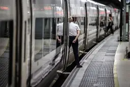 ببینید تو مادرید بسته‌های پستی چطور به دست مردم میرسند؟! | ابتکار جدید اسپانیا برای کاهش ترافیک و آلودگی +ویدئو