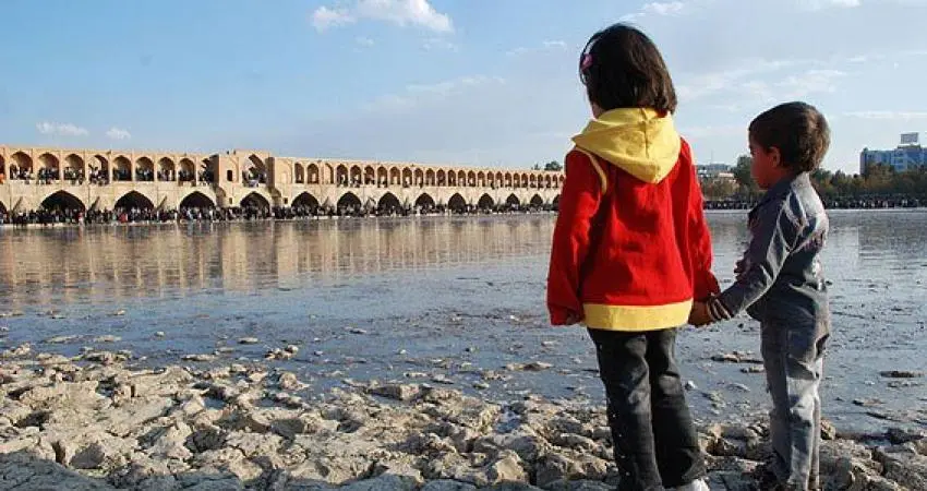 برداشت‌های غیرقانونی از زاینده‌رود | وجود هزاران ایستگاه پمپاژ غیرمجاز +ویدئو