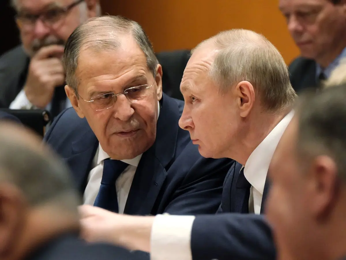 
وزیر خارجه روسیه در گفتگو با امیرعبداللهیان یک گام هم فراتر رفت