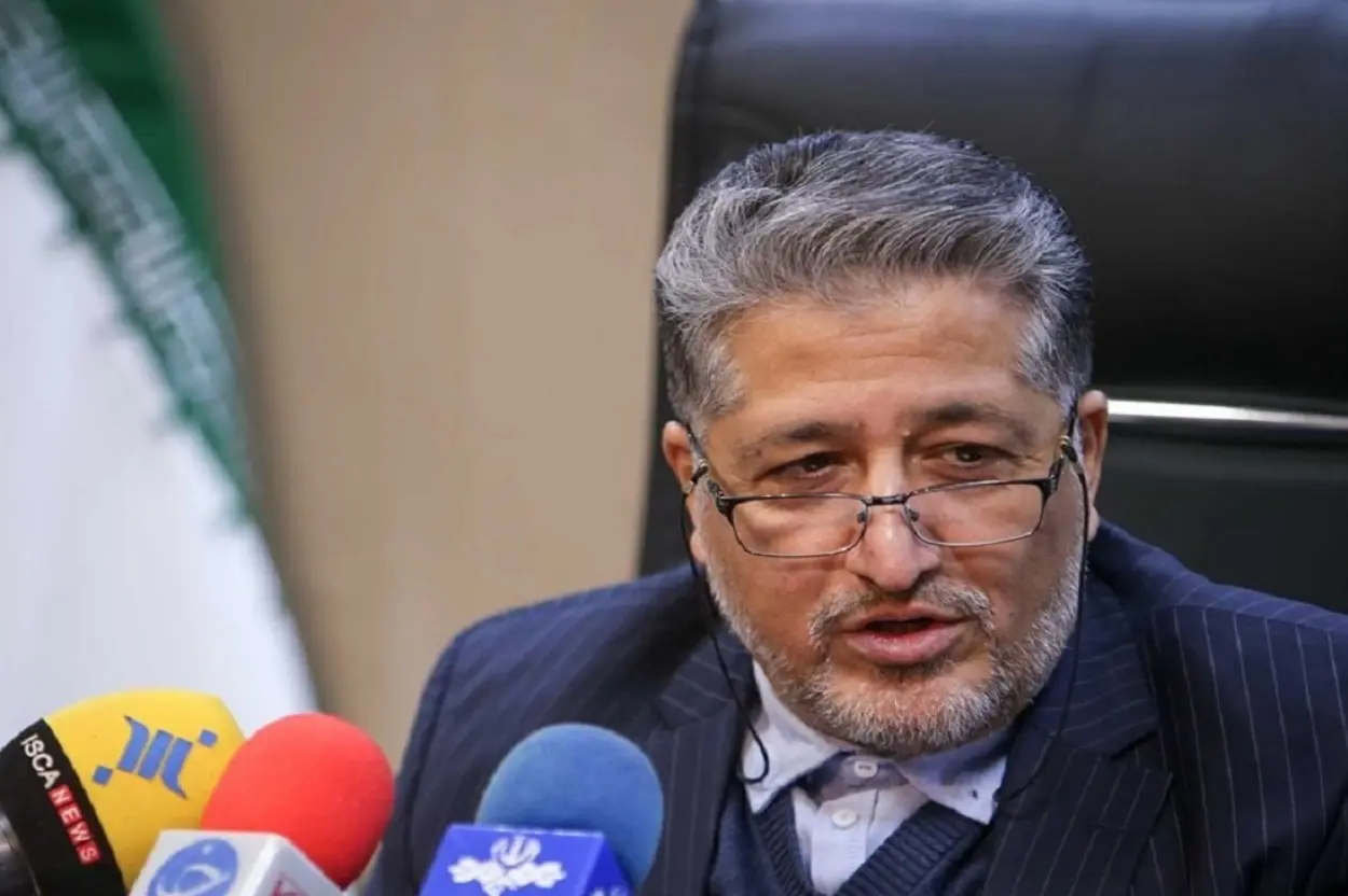 بیژن رنجبر به‌عنوان گزینهٔ پیشنهادی هیئت‌امنای دانشگاه آزاد | بیژن رنجبر گزینه جدید ریاست دانشگاه آزاد اسلامی شد