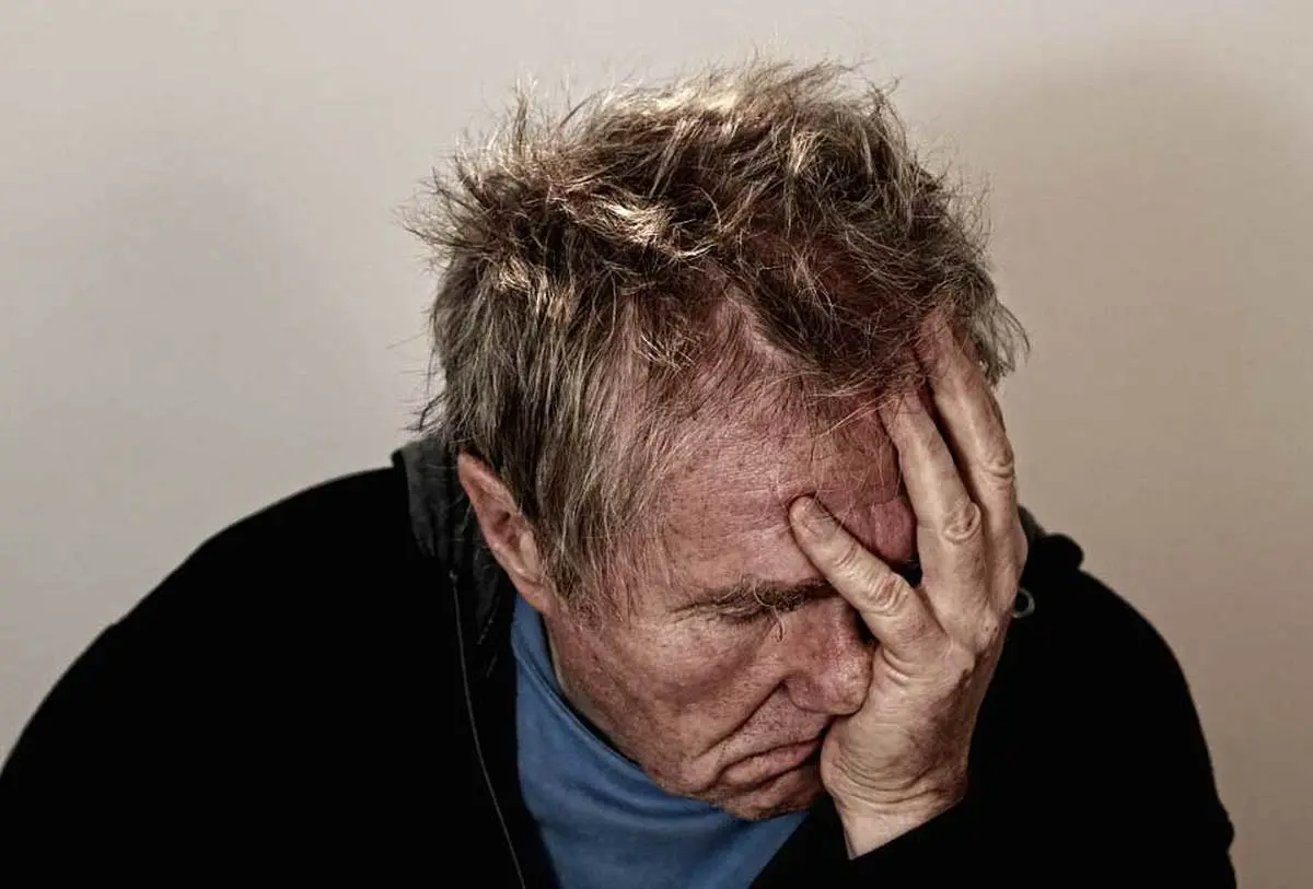 چرا من هیچ وقت خوشحال نیستم؟ مشکل من چیست؟