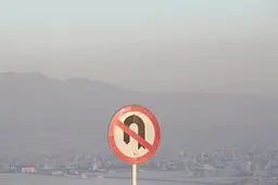 هشدار وزارت بهداشت درباره آلودگی شدید هوای تهران: اوضاع آن‌قدر خراب است که باید نسبت به یک تصمیم عاجل اقدام کنیم