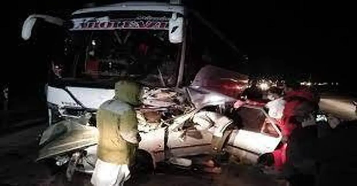 تصادف وحشتناک اتوبوس | ۲ کشته و ۱۱ مصدوم در تصادف اتوبوس با پژو در محور مهران