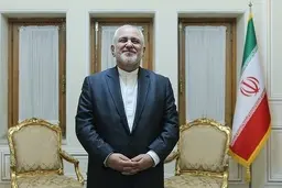 
روایتی از تلاش های ظریف برای تهیه واکسن کرونا برای مردم
