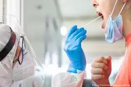 
بیش از ۳۵ درصد مبتلایان به کرونا بی نشانه هستند
