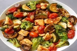 سالاد مرغ و سبزیجات گرم یک انتخاب برای جایگزین کردن شام | طرز تهیه سالاد مرغ و سبزیجات 