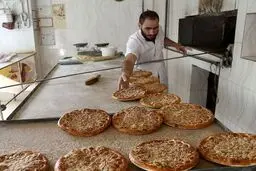 دفاع خبرگزاری دولت از گران شدن آرد: تنها راه باقی‌مانده، آزاد کردن قیمت و رساندن آن به قیمت منطقه است