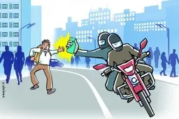 روش جدید دزدی | سرقت موبایل مردم با آجر!