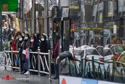 جولان کرونا در صف اتوبوس + عکس 