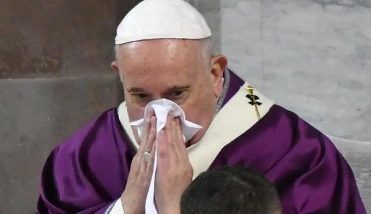 پاپ فرانسیس به علت بیماری دیدارهای خود را لغو کرد 
